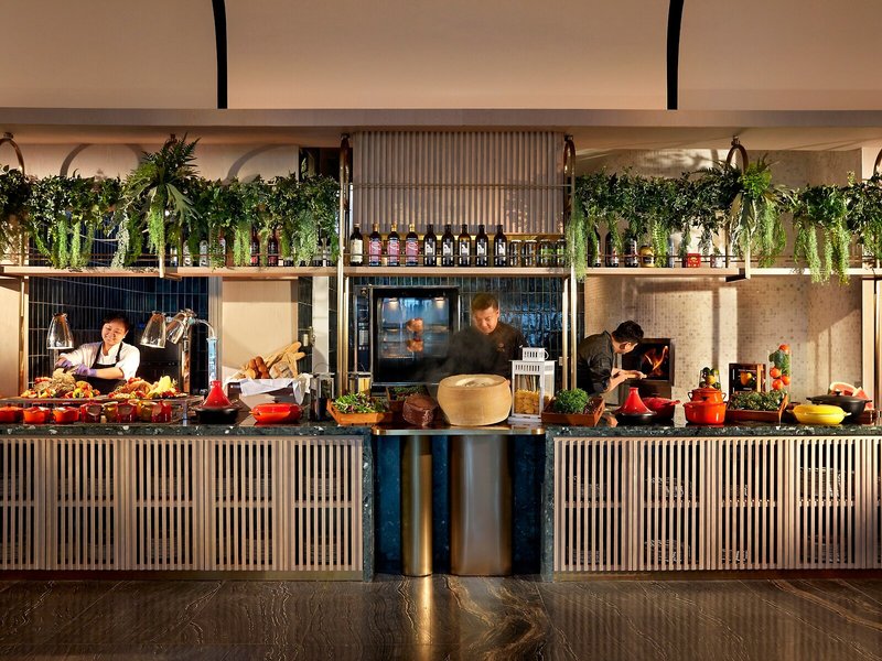Momentus Hotel Alexandra 8