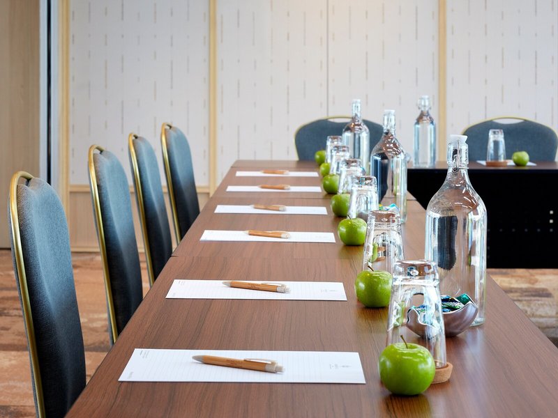 Momentus Hotel Alexandra 10