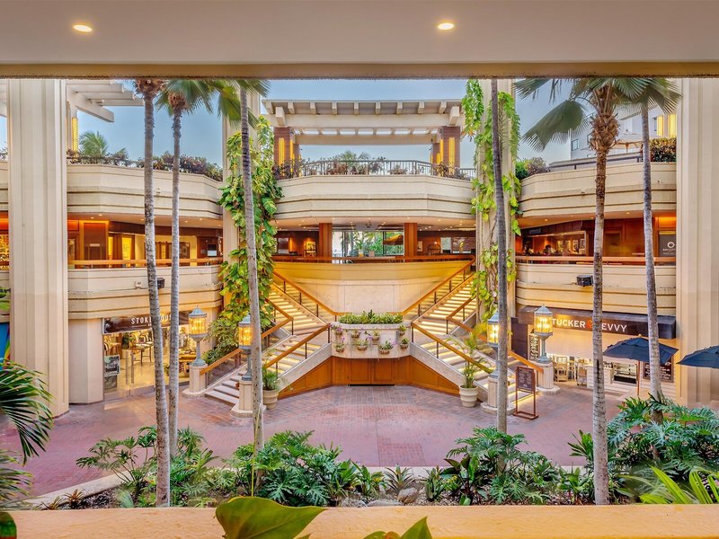 Hyatt Regency Waikiki Resort & Spa 2