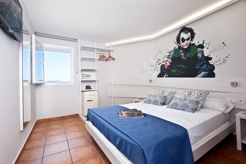 Ryans La Marina 19