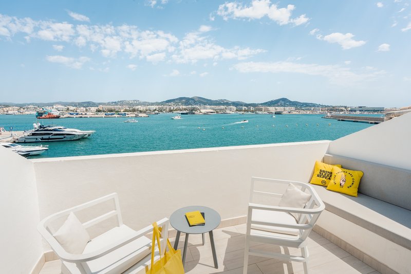 Ryans La Marina 23