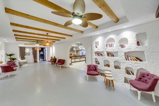 The Hello Hotel 4