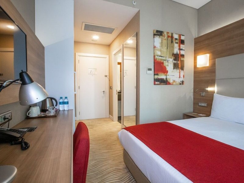 Ramada Encore Istanbul Kartal 26