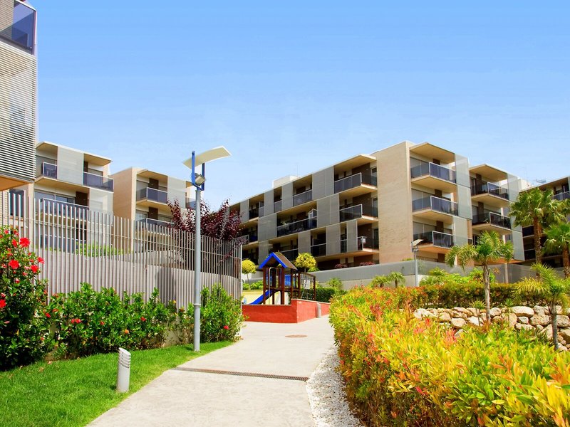 Rentalmar Families Paradise Village 3