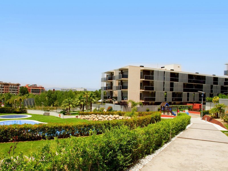 Rentalmar Families Paradise Village 4