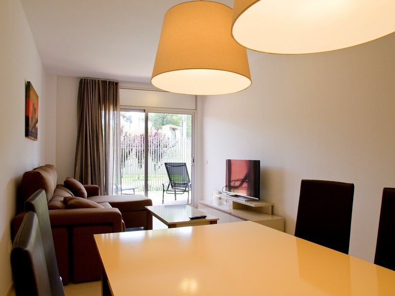 Rentalmar Families Paradise Village 12