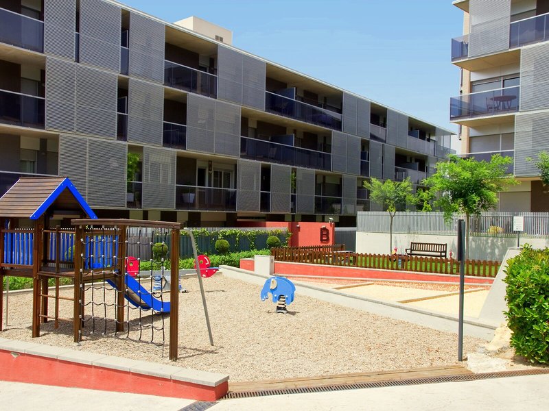 Rentalmar Families Paradise Village 16