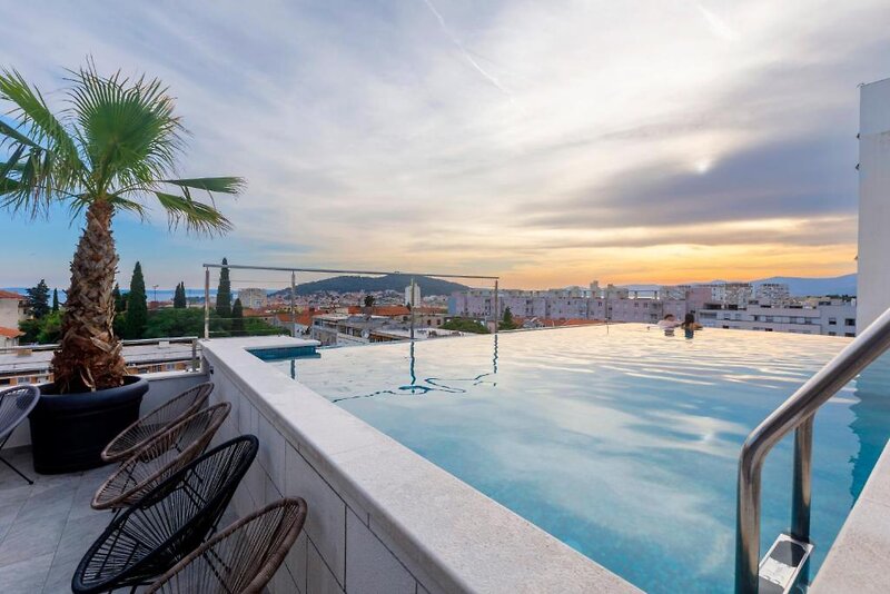 Art Hotel Depadansa 1