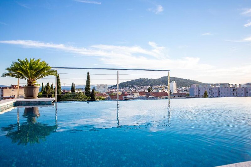 Art Hotel Depadansa 3