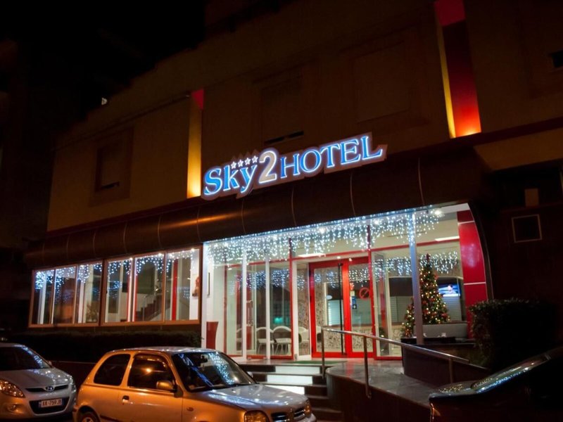 Sky 2 Hotel 4