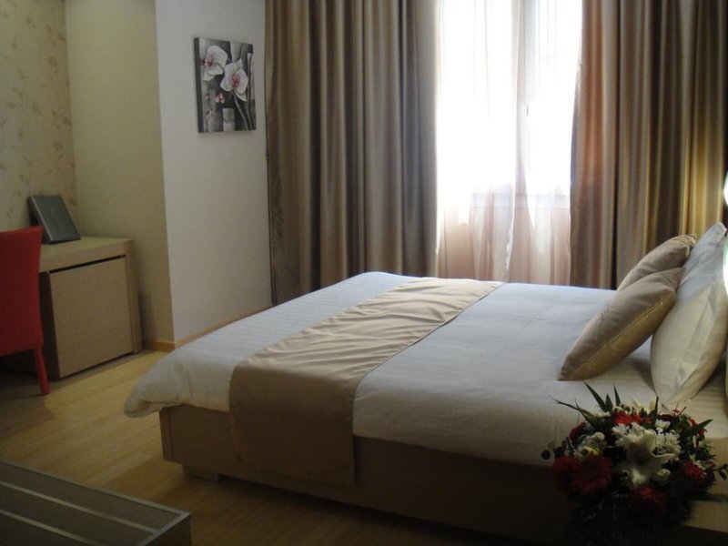 Sky 2 Hotel 14