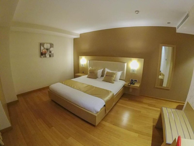 Sky 2 Hotel 21