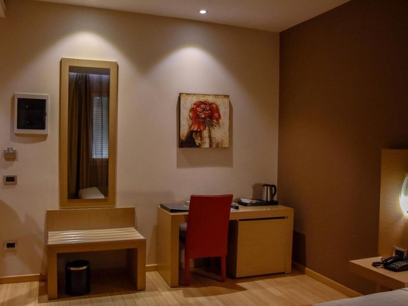 Sky 2 Hotel 22