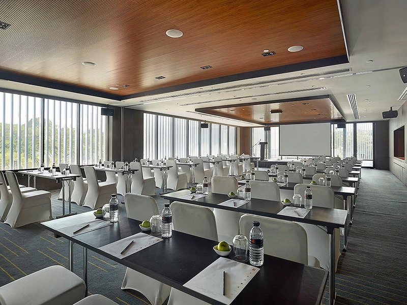 G Hotel Kelawai 18