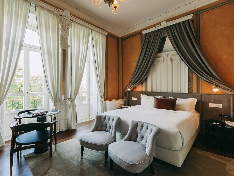 Torel Palace 33