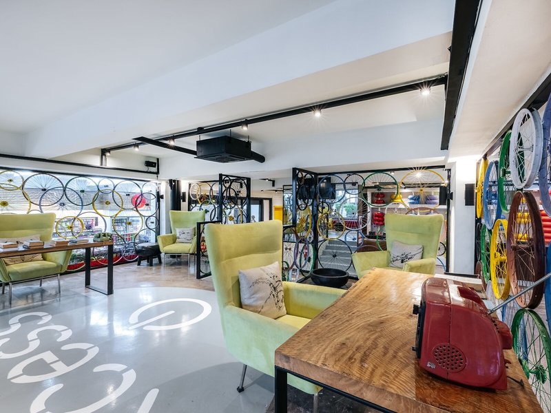 Dash Hotel Seminyak 9