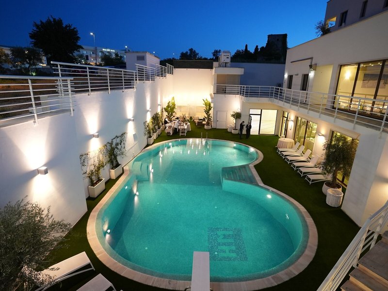 His Majesty Hotel 6