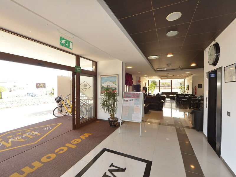 His Majesty Hotel 9
