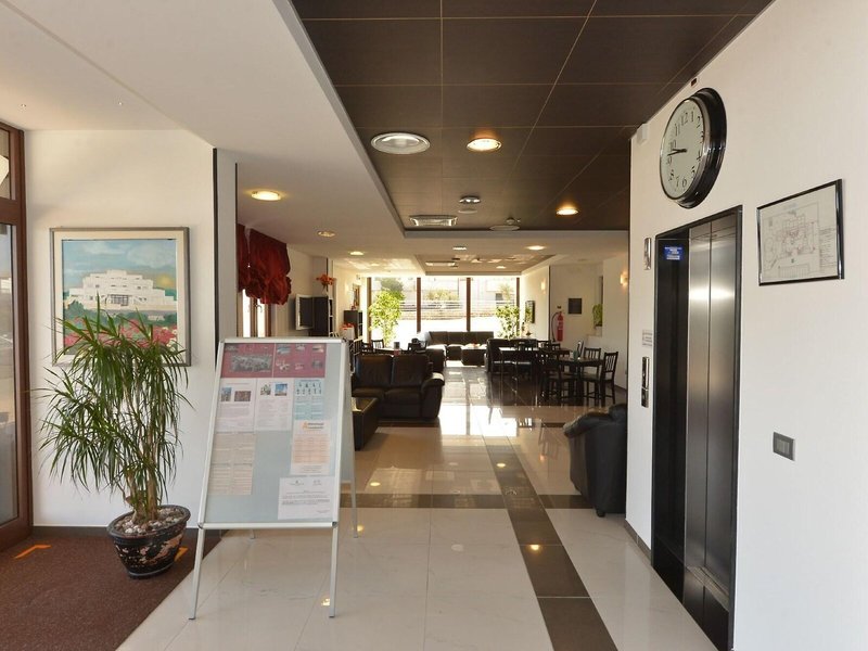 His Majesty Hotel 10