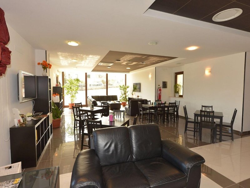 His Majesty Hotel 13