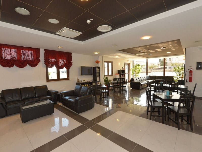 His Majesty Hotel 17