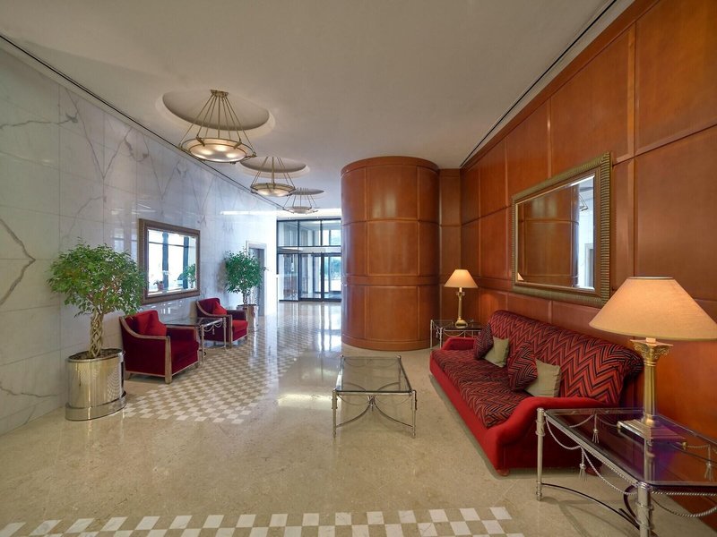 Grand Hyatt Residence 12