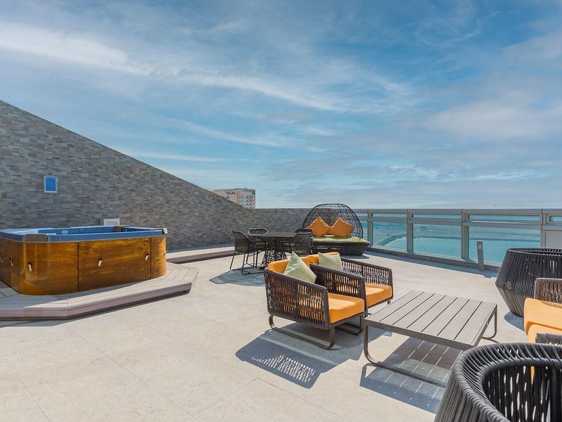 The Art Hotel & Resort 12