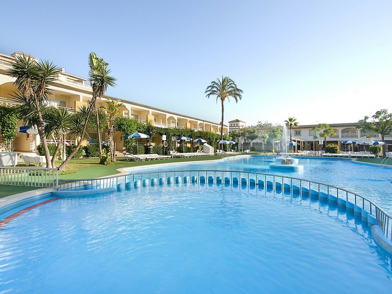 Mariner Club Apartments 4