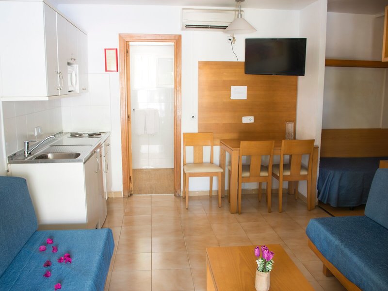 Mariner Club Apartments 7