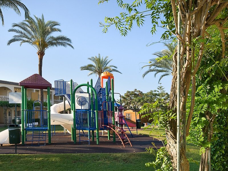 Mariner Club Apartments 8