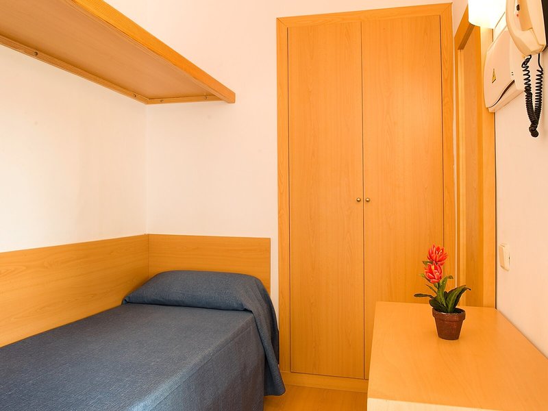 Mariner Club Apartments 12