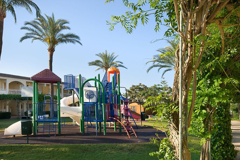 Mariner Club Apartments 4