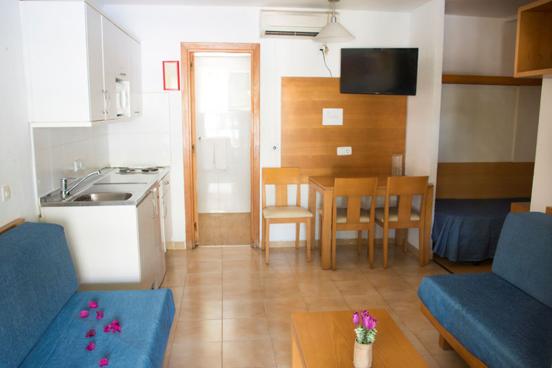 Mariner Club Apartments 8