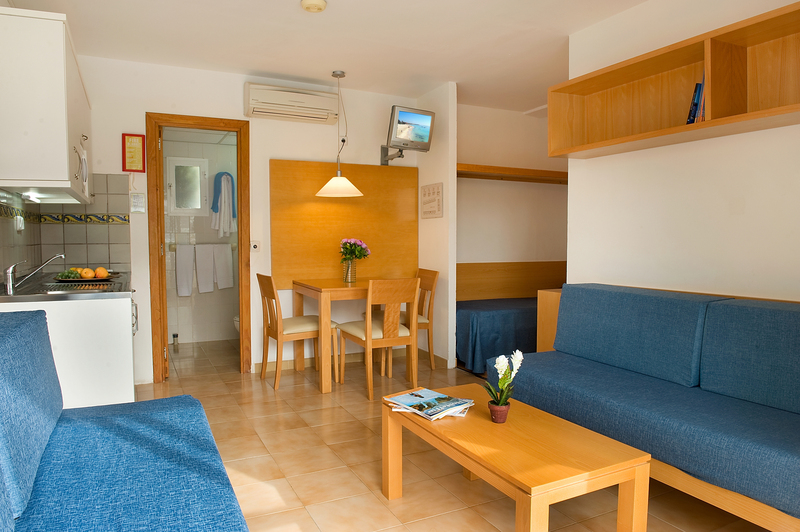 Mariner Club Apartments 8