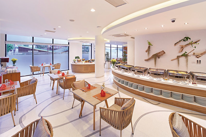 Bandara Phuket Beach Resort 19