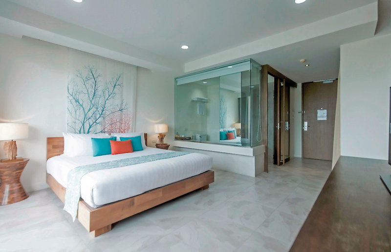 Bandara Phuket Beach Resort 11