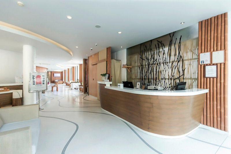 Bandara Phuket Beach Resort 15