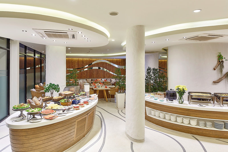 Bandara Phuket Beach Resort 18