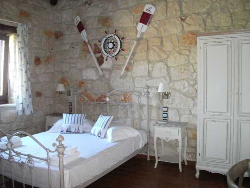 Villas Kavos Psarou 24 - Room Example