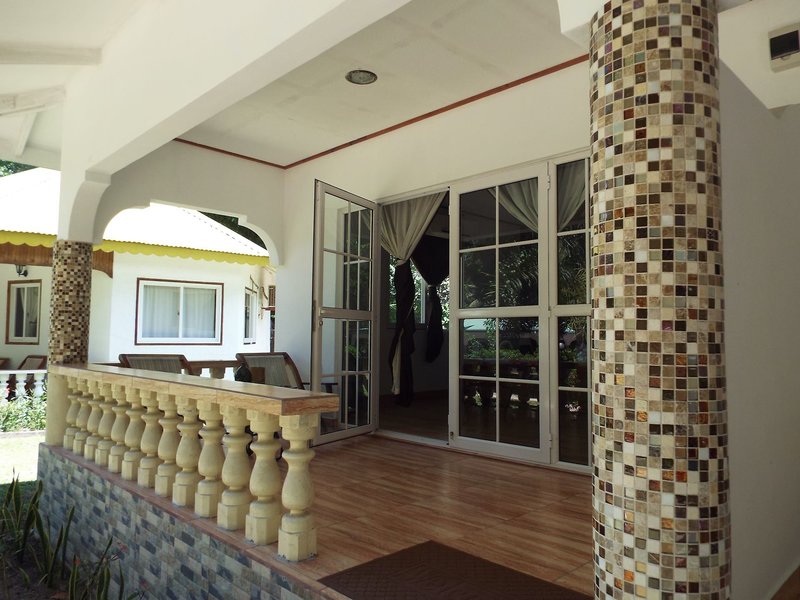 Chalet Bamboo Vert 3