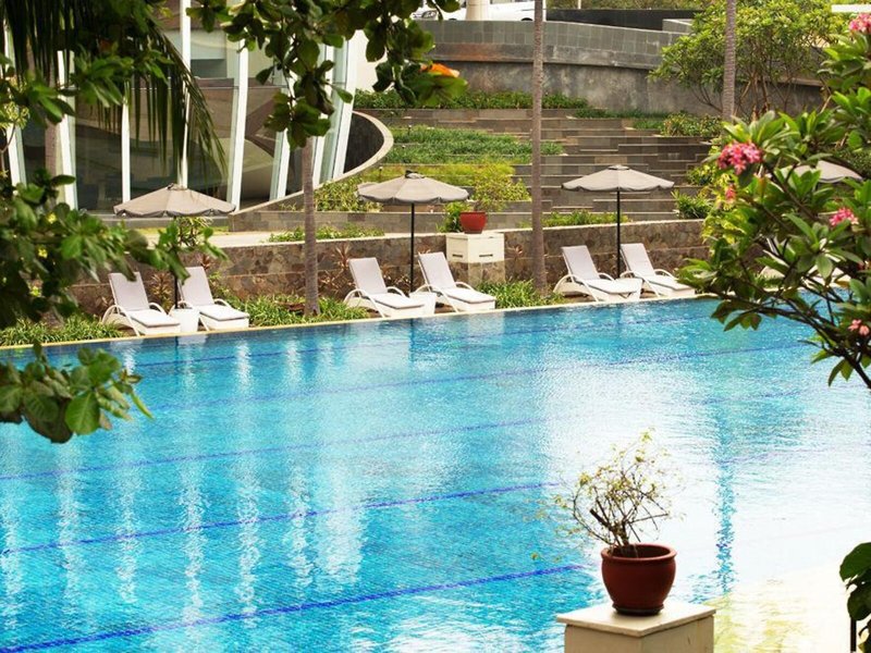 Santika Premiere Kota Harapan Indah 5