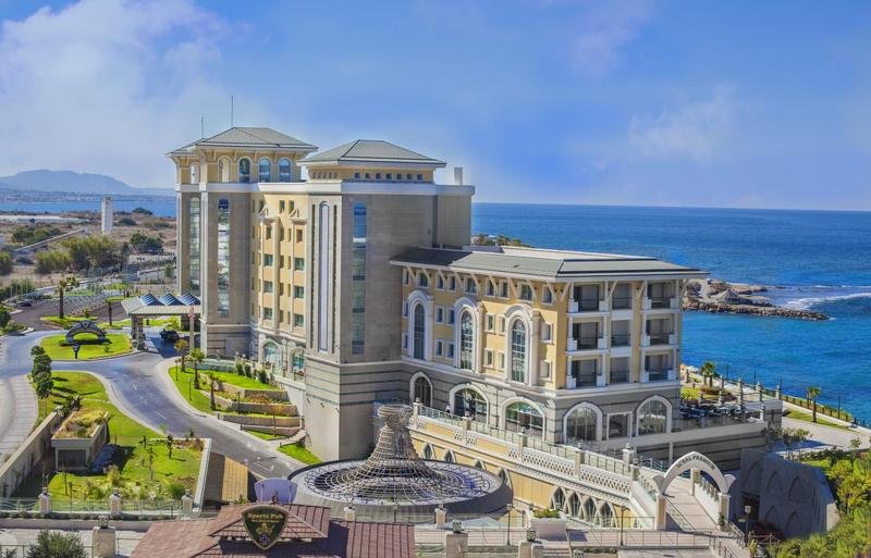 Merit Royal Premium Hotel & Casino 1