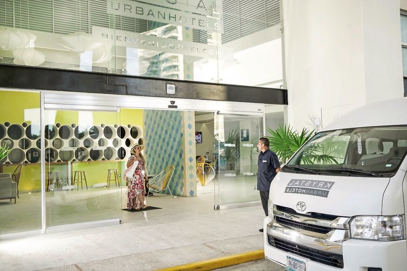 Krystal Urban Cancun Malecon 5