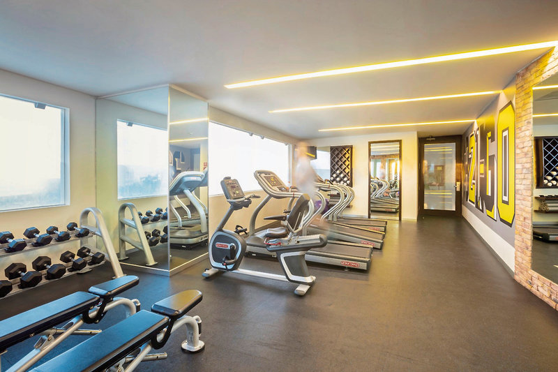 Krystal Urban Cancun Malecon 9