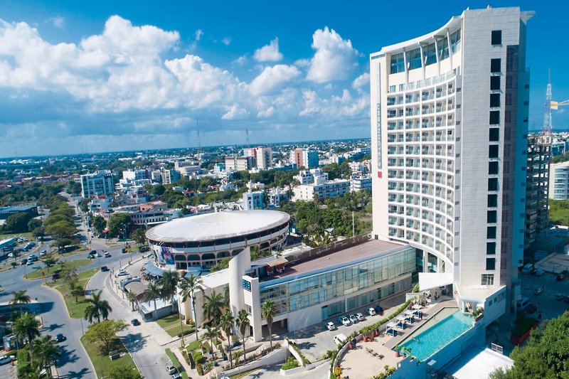 Krystal Urban Cancun Malecon 2