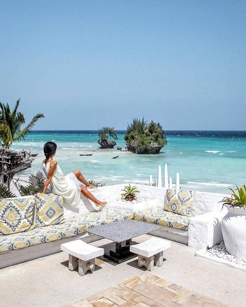 Constance Aiyana  22