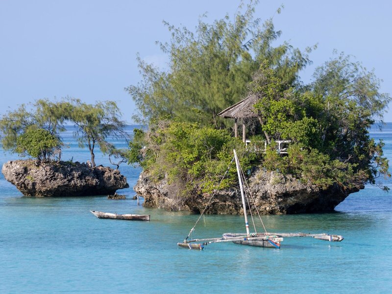 Constance Aiyana  30