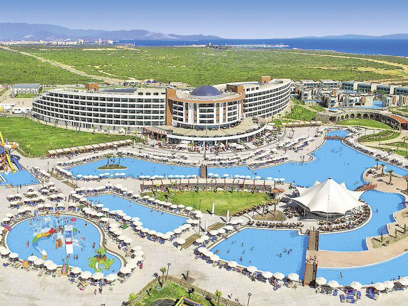 Aquasis De Luxe Resort & Spa 1