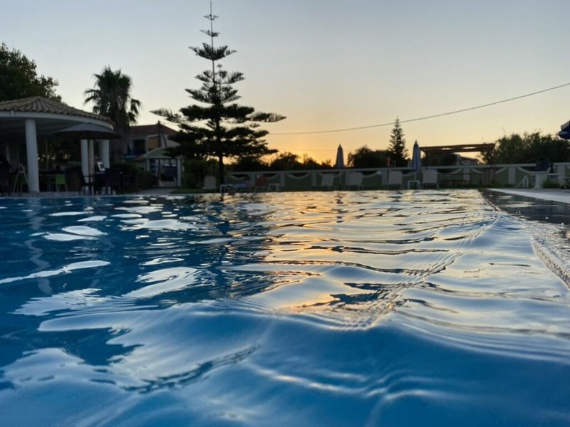 Mediterranean Blue Complex 24