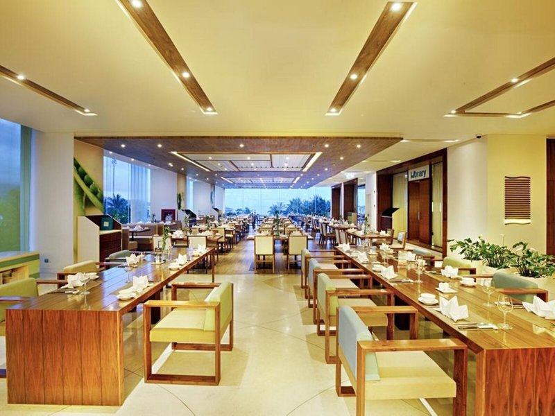 A La Carte Danang Beach 8